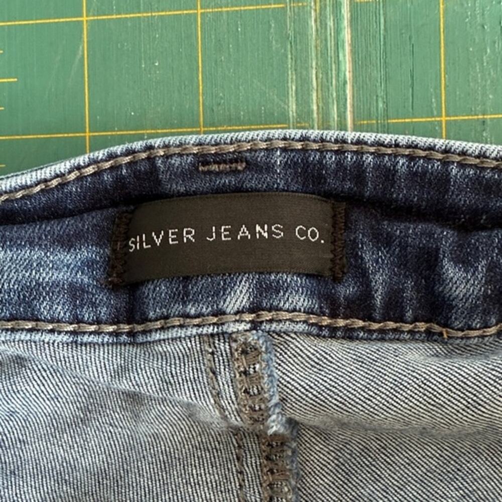 Silver Suki Capri Womens Denim Blue Jeans sz 18 - Picture 3 of 7
